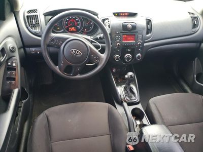 Zdjęcie 8 z 14 samochodu: 2012 KIA FORTE EX VIN:KNAFU4A29C5546998 - miniatura