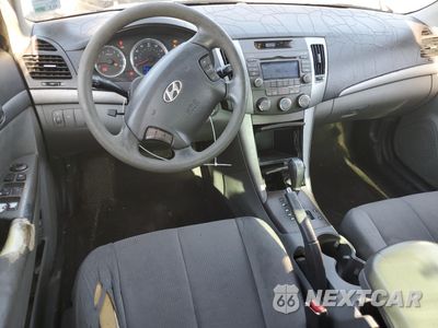 Zdjęcie 8 z 14 samochodu: 2010 HYUNDAI SONATA GLS VIN:5NPET4ACXAH577619 - miniatura