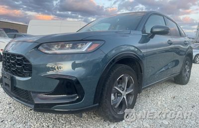 Drugie zdjęcie samochodu z przodu: 2023 HONDA HR-V EXL VIN:3CZRZ2H77PM749638 - miniatura