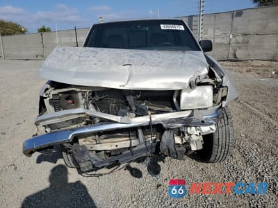 Piąte zdjęcie samochodu w środku: 1999 NISSAN FRONTIER XE VIN:1N6DD21S4XC303399 - miniatura