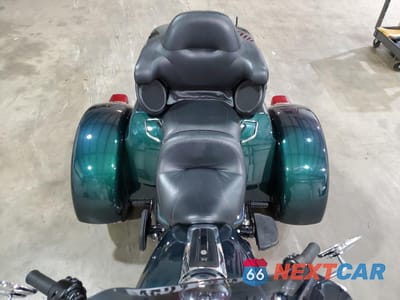Piąte zdjęcie samochodu w środku: 2021 HARLEY-DAVIDSON FLHTCUTG VIN:1HD1MAF17MB854653 - miniatura