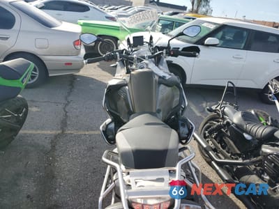 Zdjęcie 6 z 9 samochodu: 2020 BMW R 1250 GS ADVENTURE VIN:WB10J5304LZF79354 - miniatura