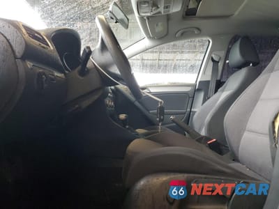 Zdjęcie 7 z 12 samochodu: 2010 VOLKSWAGEN GOLF VIN:WVWDB7AJ1AW388852 - miniatura