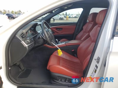 Zdjęcie 7 z 15 samochodu: 2013 BMW M5 VIN:WBSFV9C5XDC773580 - miniatura