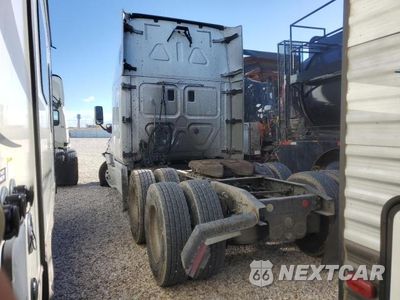 Trzecie zdjęcie samochodu z tyłu: 2015 FREIGHTLINER CASCADIA 125 VIN:3AKJGLD52FSGA7821 - miniatura
