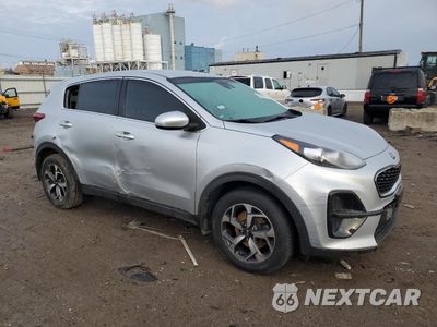 Czwarte zdjęcie samochodu z boku: 2020 KIA SPORTAGE LX VIN:KNDPM3AC6L7805669 - miniatura
