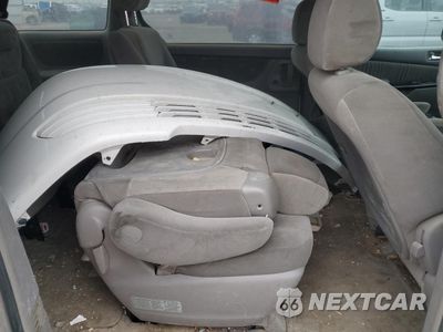 Zdjęcie 11 z 13 samochodu: 2005 TOYOTA SIENNA CE VIN:5TDZA23C85S348378 - miniatura