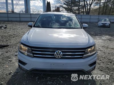 Piąte zdjęcie samochodu w środku: 2018 VOLKSWAGEN TIGUAN SE VIN:3VV3B7AX5JM003990 - miniatura