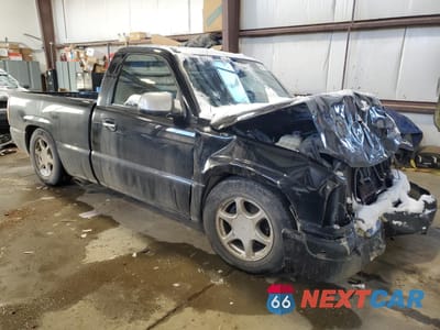 Czwarte zdjęcie samochodu z boku: 2000 GMC NEW SIERRA C1500 VIN:1GTEC14T7YZ242573 - miniatura