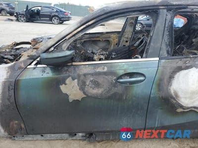Zdjęcie 7 z 11 samochodu: 2019 BMW 330I VIN:WBA5R1C59KAK11300 - miniatura