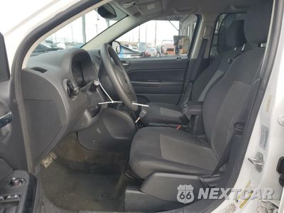 Zdjęcie 7 z 15 samochodu: 2016 JEEP COMPASS SPORT VIN:1C4NJDBB9GD780155 - miniatura