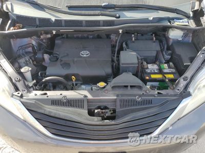 Zdjęcie 13 z 15 samochodu: 2011 TOYOTA SIENNA LE VIN:5TDKK3DC2BS026091 - miniatura