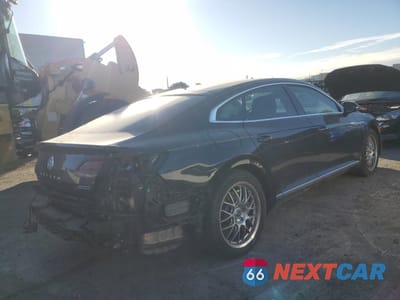 Trzecie zdjęcie samochodu z tyłu: 2019 VOLKSWAGEN ARTEON SE VIN:WVWBR7AN7KE000553 - miniatura