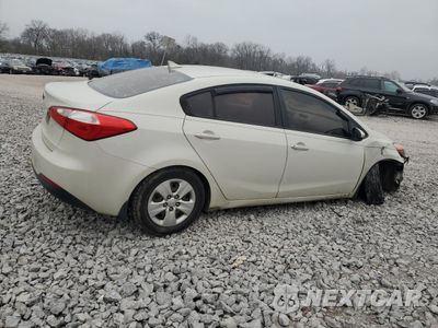 Trzecie zdjęcie samochodu z tyłu: 2015 KIA FORTE LX VIN:KNAFK4A63F5368020 - miniatura