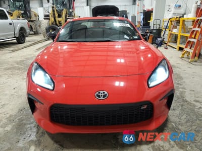 Piąte zdjęcie samochodu w środku: 2022 TOYOTA GR 86 PREMIUM VIN:JF1ZNBE1XN9753856 - miniatura