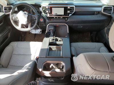 Zdjęcie 8 z 12 samochodu: 2022 TOYOTA TUNDRA CREWMAX SR VIN:5TFLA5DBXNX034058 - miniatura