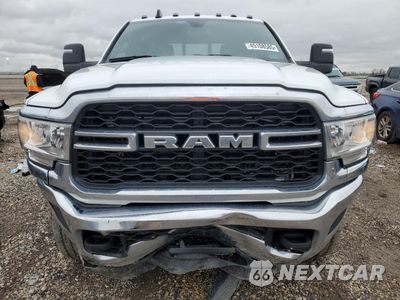 Piąte zdjęcie samochodu w środku: 2024 RAM 2500 TRADESMAN VIN:3C6UR5CL0RG317948 - miniatura
