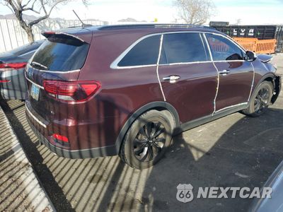 Trzecie zdjęcie samochodu z tyłu: 2020 KIA SORENTO S VIN:5XYPG4A50LG684140 - miniatura