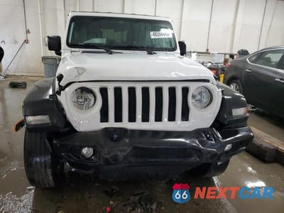Piąte zdjęcie samochodu w środku: 2018 JEEP WRANGLER UNLIMITED SPORT VIN:1C4HJXDGXJW150051 - miniatura