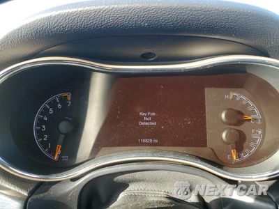Zdjęcie 9 z 15 samochodu: 2017 JEEP GRAND CHEROKEE SUV VIN:1C4RJFBGXHC668853 - miniatura