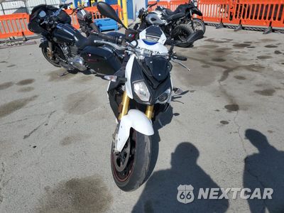 Drugie zdjęcie samochodu z przodu: 2019 BMW S 1000 R VIN:WB10D6204KZ972152 - miniatura