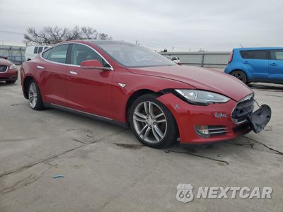 Czwarte zdjęcie samochodu z boku: 2014 TESLA MODEL S VIN:5YJSA1H17EFP35821 - miniatura