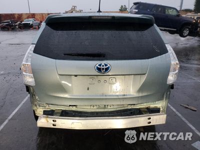 Zdjęcie 6 z 12 samochodu: 2013 TOYOTA PRIUS V VIN:JTDZN3EU1D3227403 - miniatura