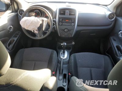 Zdjęcie 8 z 16 samochodu: 2018 NISSAN VERSA S VIN:3N1CN7AP7JL835698 - miniatura
