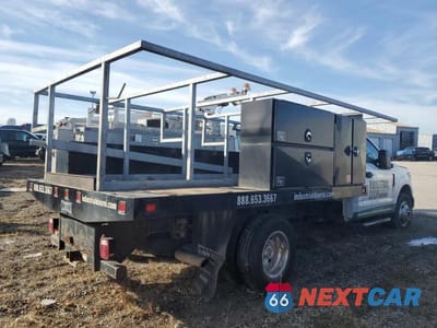 Trzecie zdjęcie samochodu z tyłu: 2021 FORD F350 SUPER DUTY VIN:1FDRF3G65MEC79080 - miniatura