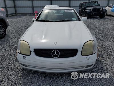 Piąte zdjęcie samochodu w środku: 1998 MERCEDES-BENZ SLK 230 KOMPRESSOR VIN:WDBKK47FXWF037419 - miniatura