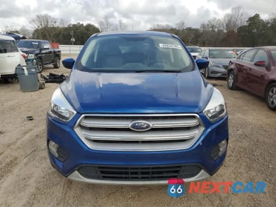 Piąte zdjęcie samochodu w środku: 2019 FORD ESCAPE SE VIN:1FMCU0GD8KUC35473 - miniatura