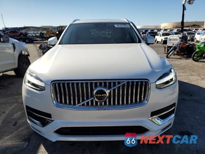 Piąte zdjęcie samochodu w środku: 2024 VOLVO XC90 PLUS VIN:YV4H60CE7R1254107 - miniatura