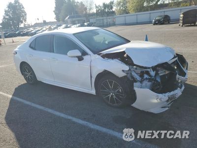 Czwarte zdjęcie samochodu z boku: 2024 TOYOTA CAMRY SE NIGHT SHADE VIN:4T1G11AK6RU850296 - miniatura