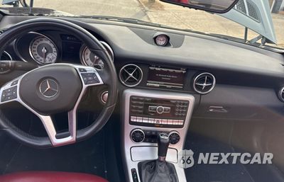 Zdjęcie 9 z 10 samochodu: 2016 MERCEDES-BENZ SLK 350 VIN:WDDPK5HA0GF117609 - miniatura