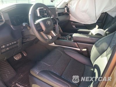 Zdjęcie 7 z 13 samochodu: 2023 TOYOTA TUNDRA CREWMAX SR VIN:5TFLA5DB1PX108924 - miniatura