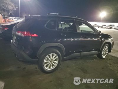 Trzecie zdjęcie samochodu z tyłu: 2023 TOYOTA COROLLA CROSS LE VIN:7MUCAAAG0PV068436 - miniatura