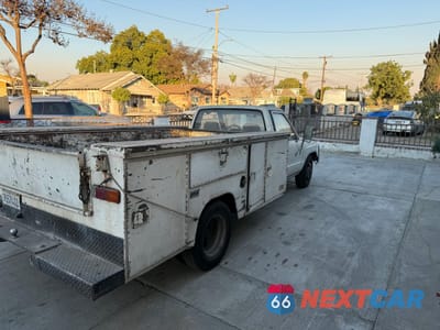 Czwarte zdjęcie samochodu z boku: 1988 TOYOTA PICKUP CAB CHASSIS RN75 VIN:JT5RN75T4J0021239 - miniatura