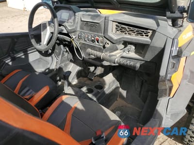 Piąte zdjęcie samochodu w środku: 2021 POLARIS RZR XP 4 TURBO S VELOCITY VIN:3NSP4E923MF579933 - miniatura