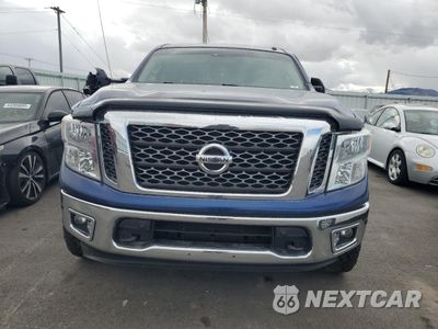 Piąte zdjęcie samochodu w środku: 2017 NISSAN TITAN SV VIN:1N6AA1E51HN548788 - miniatura