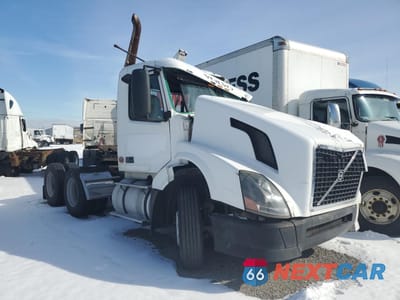 2006 VOLVO VN VNL 4V4NC9GG56N418946 - główne zdjęcie licytacji z USA - miniatura