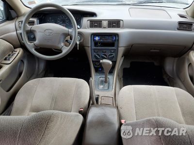 Zdjęcie 8 z 12 samochodu: 2001 TOYOTA CAMRY CE VIN:4T1BG22K01U029860 - miniatura