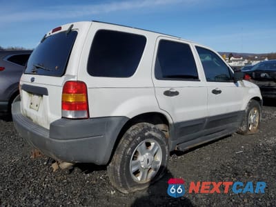 Trzecie zdjęcie samochodu z tyłu: 2003 FORD ESCAPE XLT VIN:1FMYU03153KC15034 - miniatura