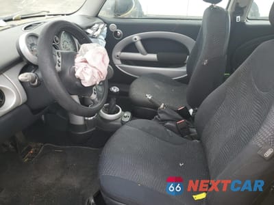 Zdjęcie 7 z 12 samochodu: 2004 MINI COOPER VIN:WMWRC33484TC54056 - miniatura