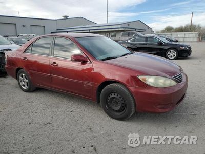 Czwarte zdjęcie samochodu z boku: 2005 TOYOTA CAMRY LE VIN:4T1BE32K05U049088 - miniatura