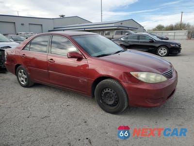 Czwarte zdjęcie samochodu z boku: 2005 TOYOTA CAMRY LE VIN:4T1BE32K05U049088 - miniatura