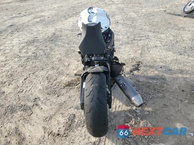 Czwarte zdjęcie samochodu z boku: 2025 SUZUKI GSX-R600 VIN:JS1GN7FA7S7100867 - miniatura