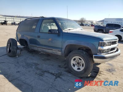 Czwarte zdjęcie samochodu z boku: 1995 CHEVROLET TAHOE K1500 VIN:1GNEK18K5SJ309625 - miniatura