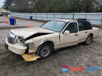 1997 LINCOLN TOWN CAR SIGNATURE 1LNLM82W1VY604176 - główne zdjęcie licytacji z USA - miniatura