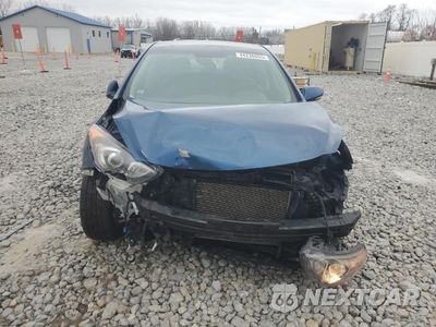 Piąte zdjęcie samochodu w środku: 2013 HYUNDAI ELANTRA GT VIN:KMHD35LEXDU148728 - miniatura