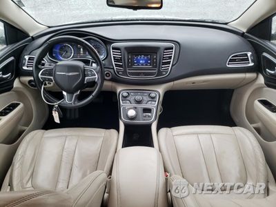 Zdjęcie 8 z 12 samochodu: 2015 CHRYSLER 200 LIMITED VIN:1C3CCCAG0FN685098 - miniatura